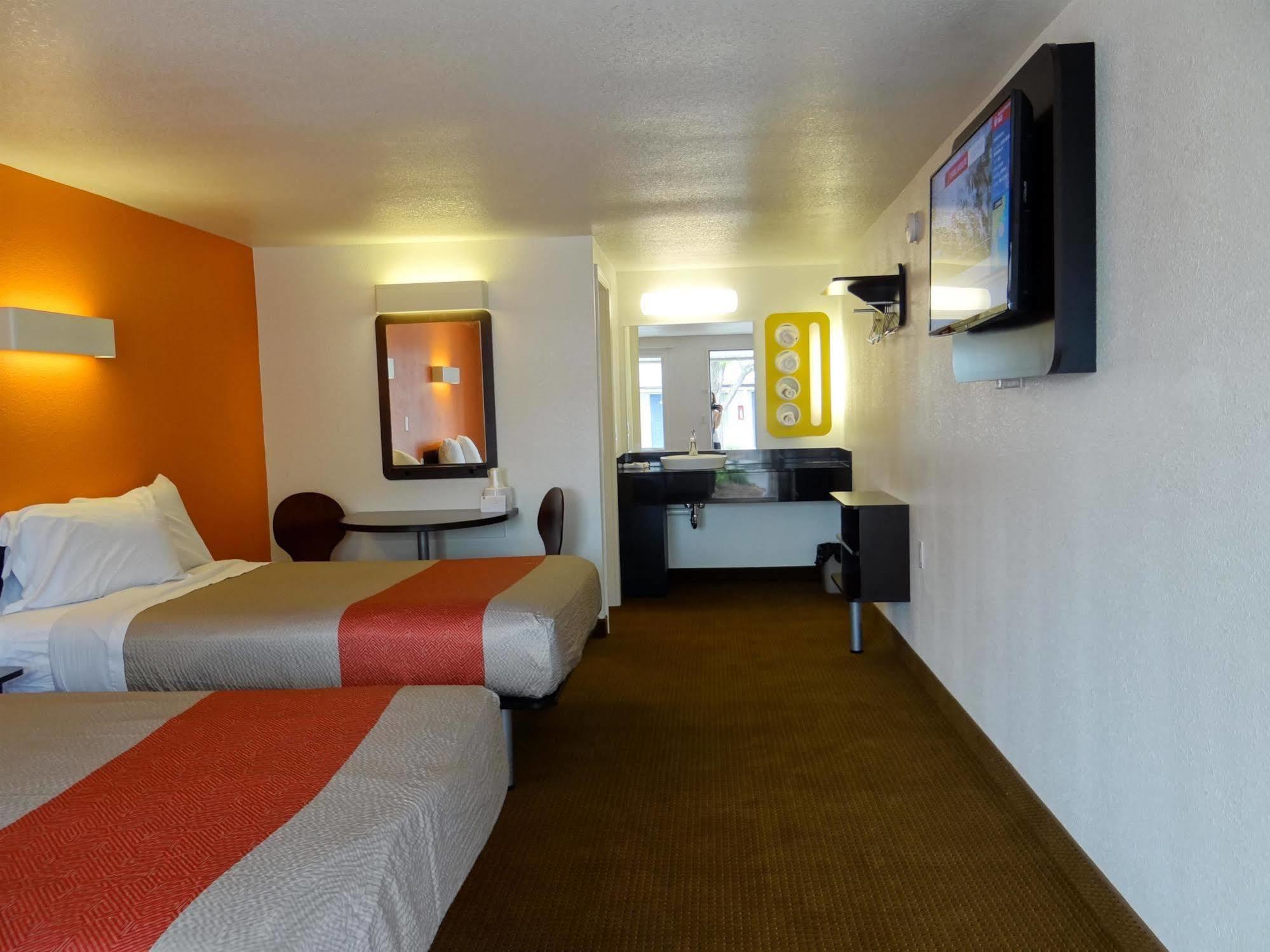 Motel 6-Erie, Pa Kearsarge Exterior photo